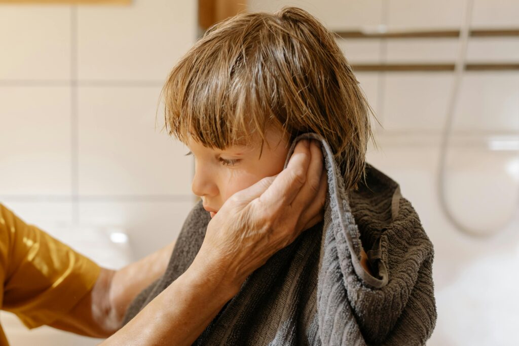 how to get water out of your ear

